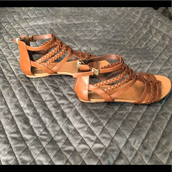 sandals - Picture 3 of 3